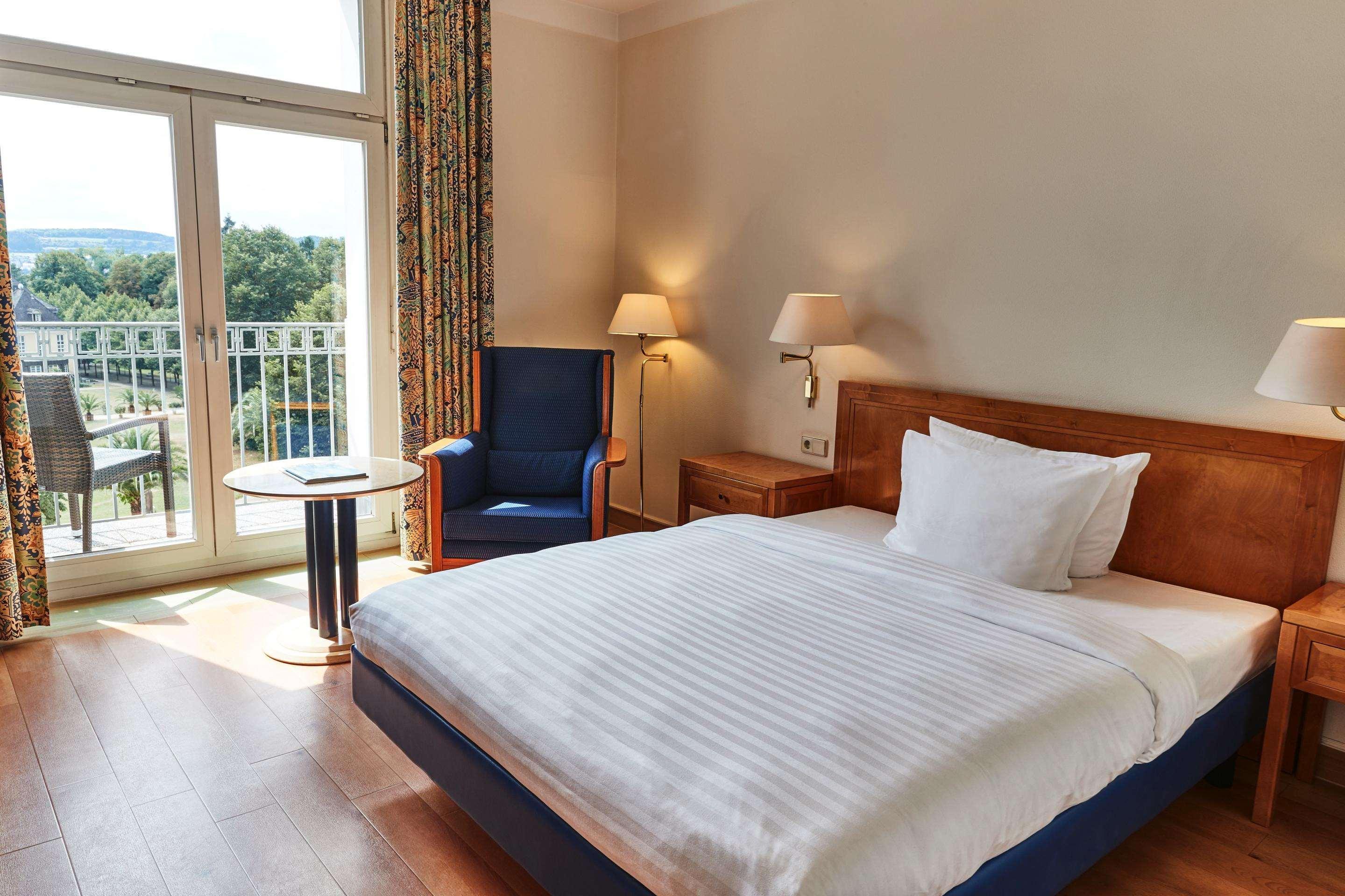 Steigenberger Hotel & Spa Bad Pyrmont Esterno foto A typical hotel room