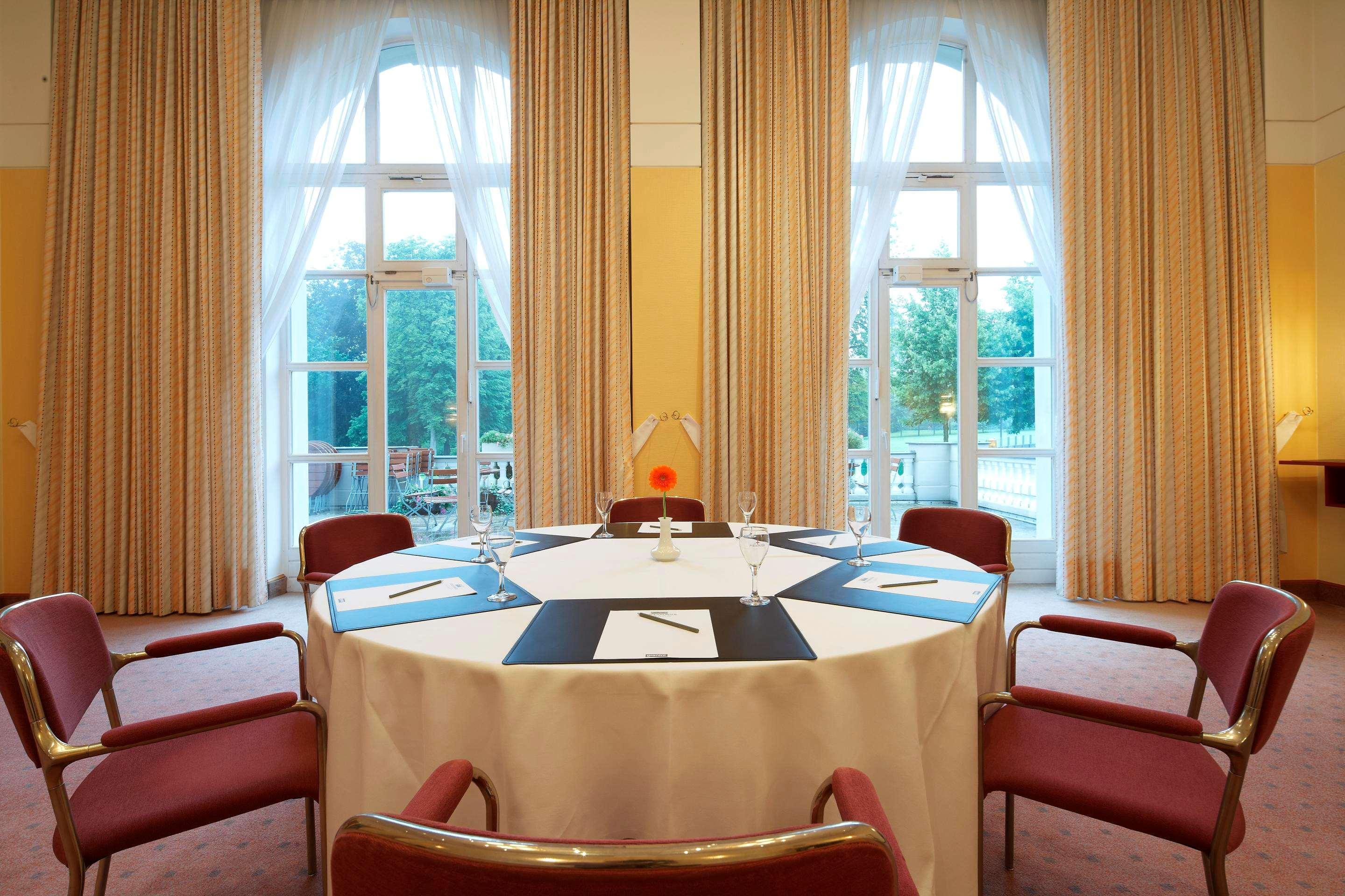 Steigenberger Hotel & Spa Bad Pyrmont Esterno foto The meeting room