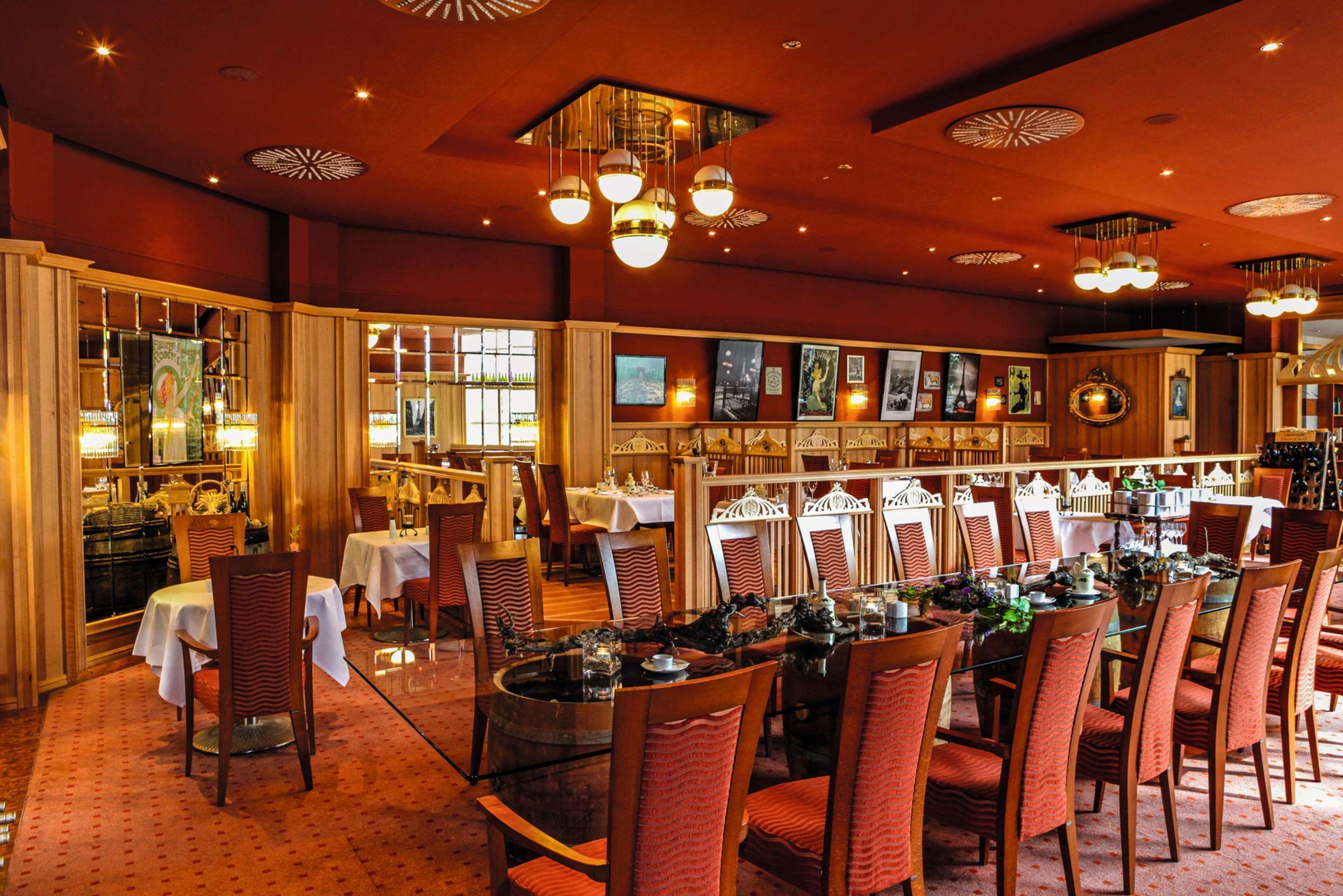 Steigenberger Hotel & Spa Bad Pyrmont Esterno foto The restaurant